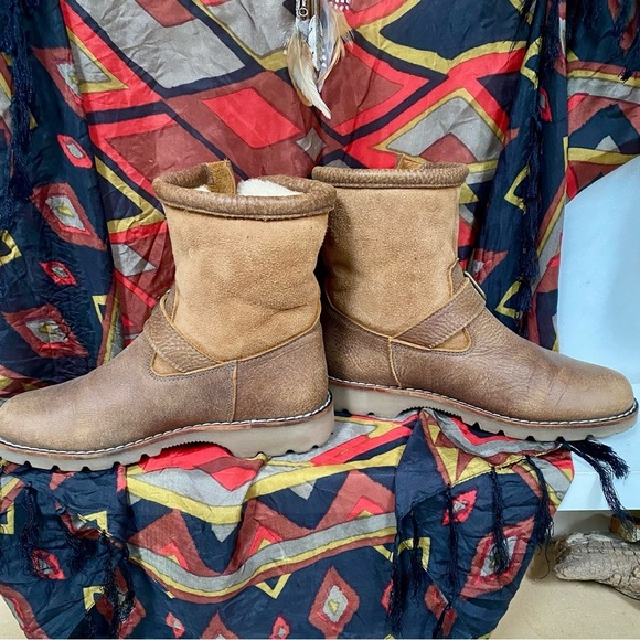 Rare ROOTS shearling TRIBE winter boots w cabin cottage farmhouse vibe - Picture 9 of 16